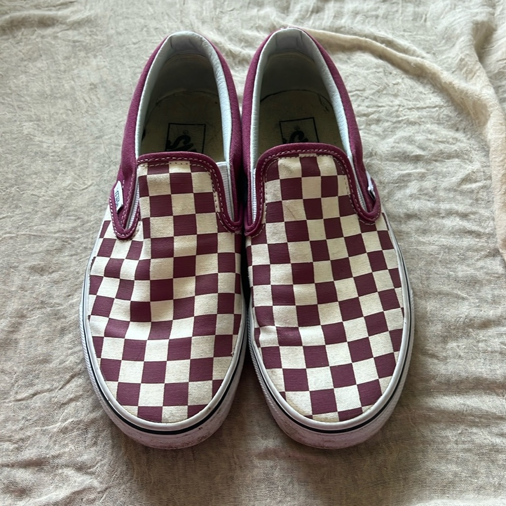 Checkered vans- maroon and white